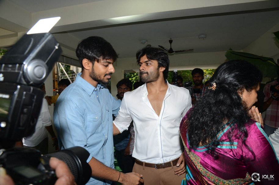 Supreme-Movie-Opening